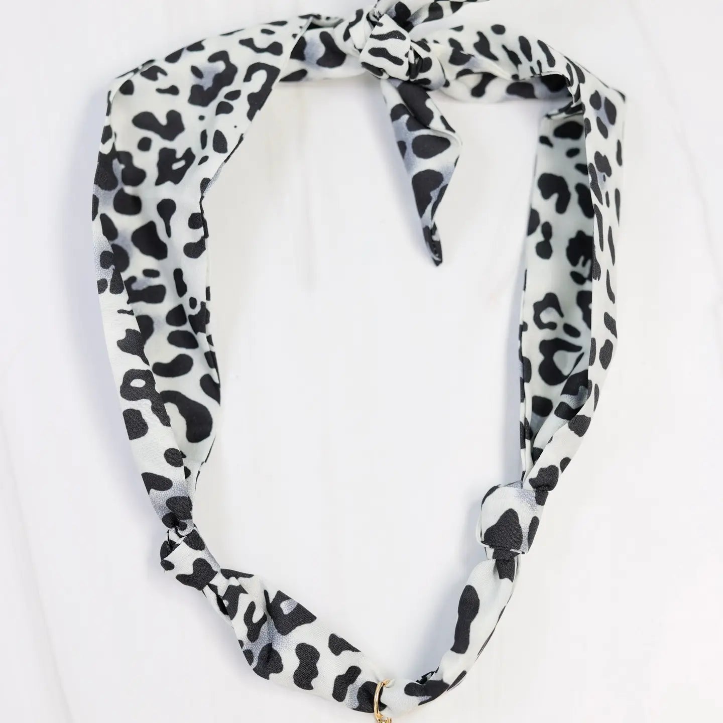 Caroline Hill- Nala Leopard Scarf Charm Necklace Grey